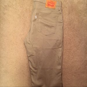 Levi khaki color pants
